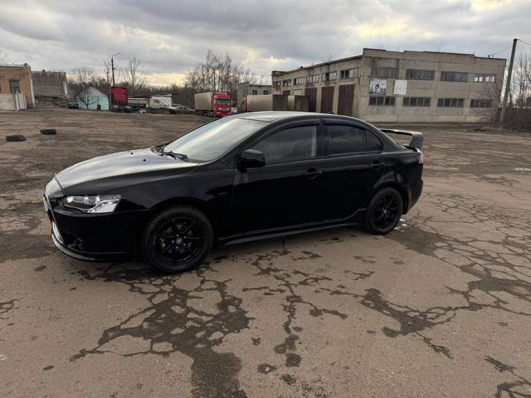 Продается mitsubishi lancer 10 объем 1.6 мкпп 117 лс. 2014 года выпуска, 120.000км пробег, диски r16, 2 комплекта резины (зима\лето). Салон в хорошем состоянии, стоит хорошая музыка. Автомобиль за время владения ни разу не подводил. Цена 950.000 рублей, возможен торг. Макеевка
+79494235455 - Виталий - фотография - 2