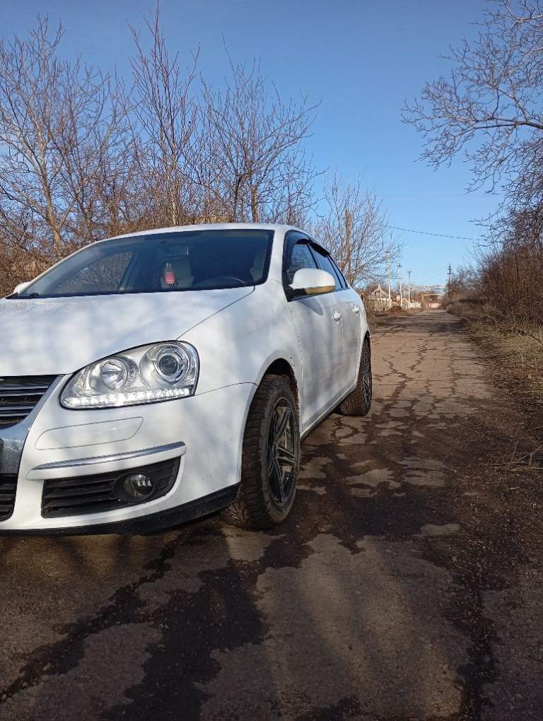 Продам jetta 5 2010 год 1.6 bse (mpi) мкпп,
Пробег 160 000 тыс.
Авто в нормальном техническом состояние, двигатель не троит не дымит, резина зимняя. Юридически авто чистое, переоформляется.
Цена 530 000 руб торг
Находиться в макеевке.
+79494793049 Телеграмм, связь плохая. - фотография - 2