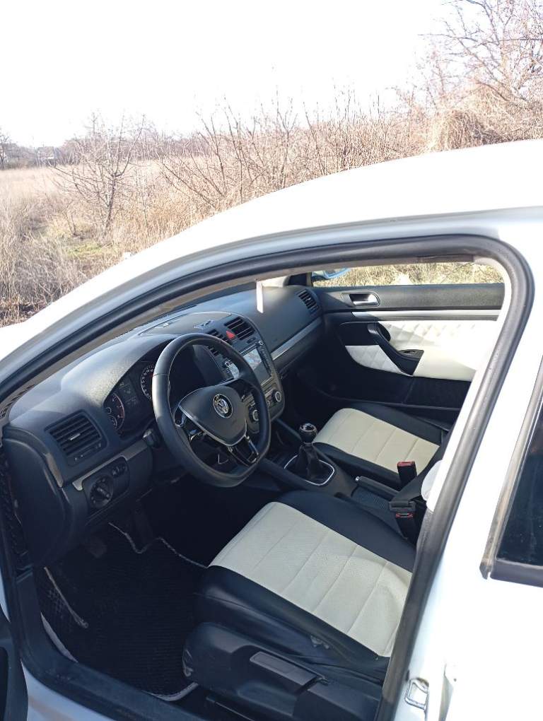 Продам jetta 5 2010 год 1.6 bse (mpi) мкпп,
Пробег 160 000 тыс.
Авто в нормальном техническом состояние, двигатель не троит не дымит, резина зимняя. Юридически авто чистое, переоформляется.
Цена 530 000 руб торг
Находиться в макеевке.
+79494793049 Телеграмм, связь плохая. - фотография - 4