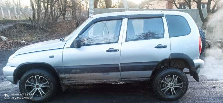Продам нива chevrolet 2004 г выпуска на полном ходу, сел поехал. Без гнили и рыжиков, пробег 220 т. На местном учете, звоните в любое время. Цена 390тыс. Тел. +79493918856 - фотография - 10