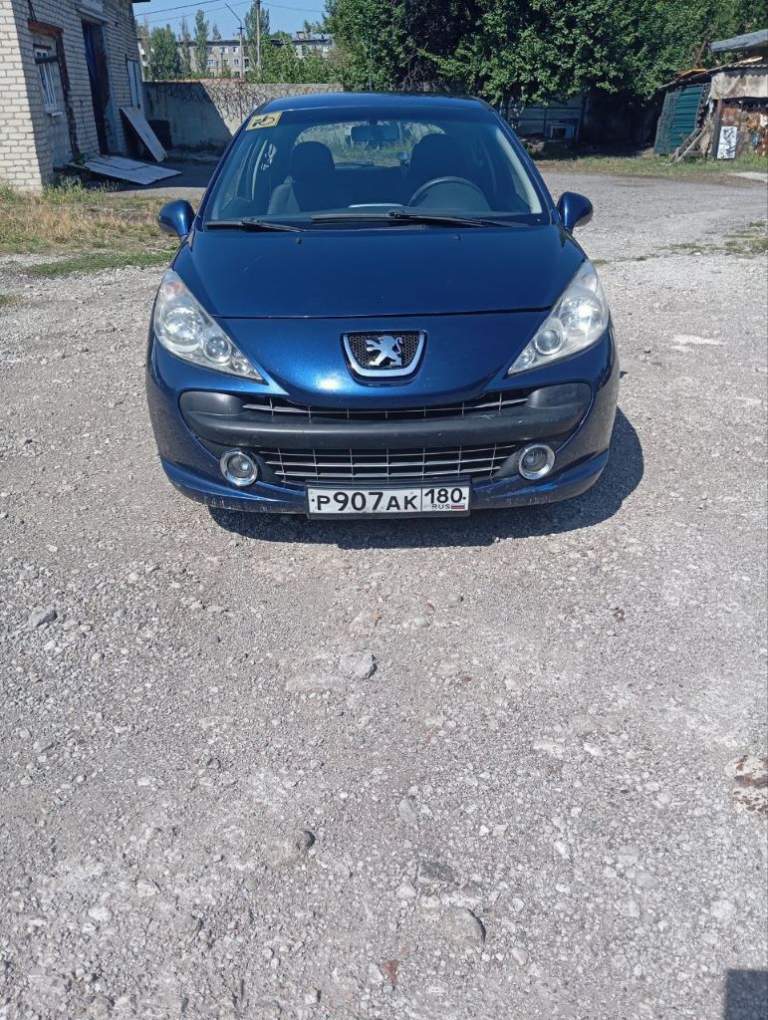 Peugeot( пежо)207 1,4 амт, 3 дв. Хэтчбек, 2009 г. В. ,рестайлинг, кондиционер, эсп, эур, abs, птф, бк, подрулевые лепестки, aux. Везде заменены фильтры и масло. Масло в двигателе от замены до замены ни грамма не уходит, новые свечи, новый акб, . Пробег 135500км.2 ключа. В авто всё работает. Ни одного рыжика. .по машине ничего делать не надо. Переоформление в мрэо, я собственник. Цена 500 тыс. Руб. .горловка. +79493256491 - фотография - 1