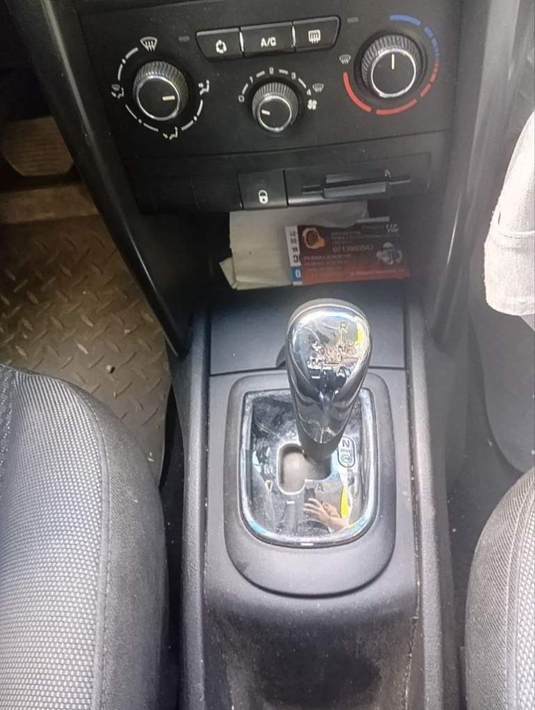 Peugeot( пежо)207 1,4 амт, 3 дв. Хэтчбек, 2009 г. В. ,рестайлинг, кондиционер, эсп, эур, abs, птф, бк, подрулевые лепестки, aux. Везде заменены фильтры и масло. Масло в двигателе от замены до замены ни грамма не уходит, новые свечи, новый акб, . Пробег 135500км.2 ключа. В авто всё работает. Ни одного рыжика. .по машине ничего делать не надо. Переоформление в мрэо, я собственник. Цена 500 тыс. Руб. .горловка. +79493256491 - фотография - 3