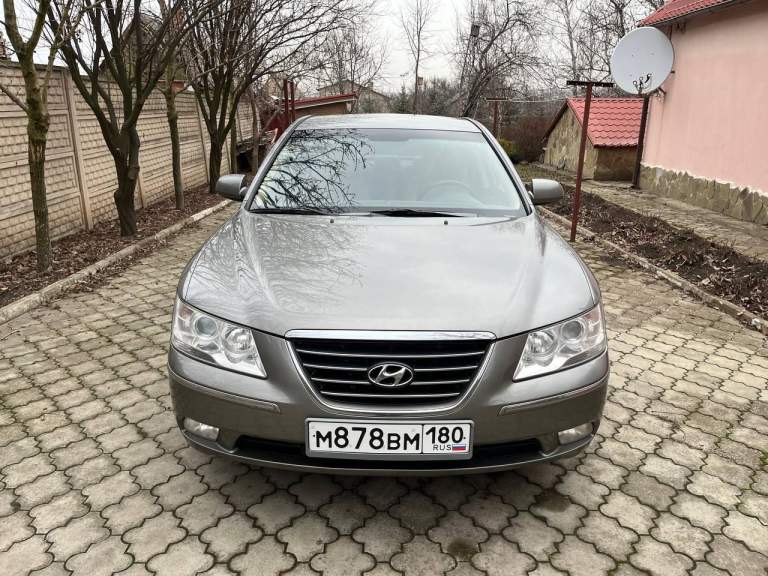 Hyundai sonata 2.4
Пробег: 197000 км
Коробка передач: автоматическая
Объём двигателя: 2359 см3
Отличный автомобиль, не требующий вложений.
Автомобиль в максимальной комплектации, кожаный песочный салон в отличном состоянии, климат-контроль, электрорегулировка сидений, качественная музыка и т. Д.
В комплекте зимняя и летня резина, зимние и летние коврики.
На авто установлен новый (не контрактный) двигатель (официально зарегистрирован) на 191000 пробега, на старом двигателе провернуло один вкладыш в остальном он в идеальном состоянии также отдам вместе с авто.
Ходовая перебрана все расходники заменены, масло в коробке как и в двигателе полностью заменено на 191000 и повторно в двигателе на 192000 после обкатки.
Коробка работает идеально, без толчков пинков и посторонних шумов.
Машина последние 8 лет была в одной семье, до этого с 14 по 16 год стояла без эксплуатации в гараже.
Кузов в родной краске за исключением задних крыльев, дно в антикоррозийной обработке. В общем авто великолепное, продажа связана с приобретением нового автомобиля.
+79499474902 - фотография - 6