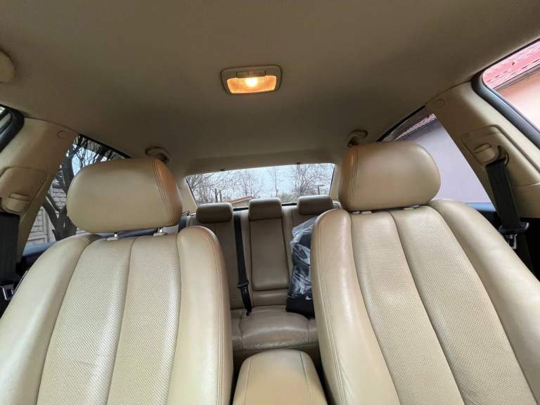 Hyundai sonata 2.4
Пробег: 197000 км
Коробка передач: автоматическая
Объём двигателя: 2359 см3
Отличный автомобиль, не требующий вложений.
Автомобиль в максимальной комплектации, кожаный песочный салон в отличном состоянии, климат-контроль, электрорегулировка сидений, качественная музыка и т. Д.
В комплекте зимняя и летня резина, зимние и летние коврики.
На авто установлен новый (не контрактный) двигатель (официально зарегистрирован) на 191000 пробега, на старом двигателе провернуло один вкладыш в остальном он в идеальном состоянии также отдам вместе с авто.
Ходовая перебрана все расходники заменены, масло в коробке как и в двигателе полностью заменено на 191000 и повторно в двигателе на 192000 после обкатки.
Коробка работает идеально, без толчков пинков и посторонних шумов.
Машина последние 8 лет была в одной семье, до этого с 14 по 16 год стояла без эксплуатации в гараже.
Кузов в родной краске за исключением задних крыльев, дно в антикоррозийной обработке. В общем авто великолепное, продажа связана с приобретением нового автомобиля.
+79499474902 - фотография - 8