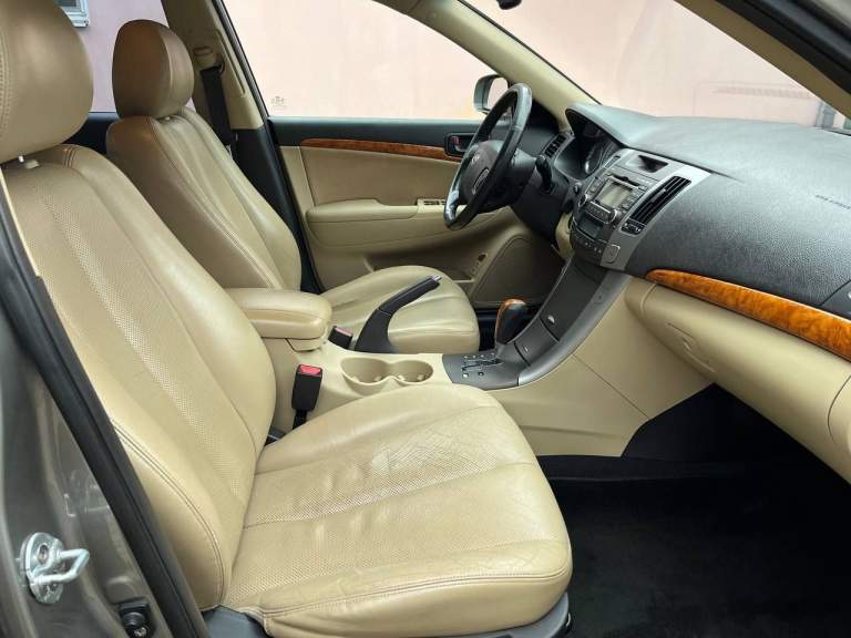 Hyundai sonata 2.4
Пробег: 197000 км
Коробка передач: автоматическая
Объём двигателя: 2359 см3
Отличный автомобиль, не требующий вложений.
Автомобиль в максимальной комплектации, кожаный песочный салон в отличном состоянии, климат-контроль, электрорегулировка сидений, качественная музыка и т. Д.
В комплекте зимняя и летня резина, зимние и летние коврики.
На авто установлен новый (не контрактный) двигатель (официально зарегистрирован) на 191000 пробега, на старом двигателе провернуло один вкладыш в остальном он в идеальном состоянии также отдам вместе с авто.
Ходовая перебрана все расходники заменены, масло в коробке как и в двигателе полностью заменено на 191000 и повторно в двигателе на 192000 после обкатки.
Коробка работает идеально, без толчков пинков и посторонних шумов.
Машина последние 8 лет была в одной семье, до этого с 14 по 16 год стояла без эксплуатации в гараже.
Кузов в родной краске за исключением задних крыльев, дно в антикоррозийной обработке. В общем авто великолепное, продажа связана с приобретением нового автомобиля.
+79499474902 - фотография - 12