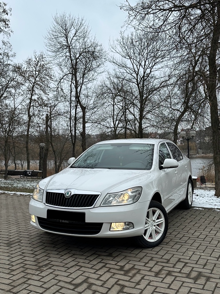 К вашему вниманию! +79493872669
Skoda octavia a5 2012 года обьем 1.8tsi коробка механика 6ст пробег родной 195т
Автомобиль без дтп в заводском окрасе не одна деталь не крашеная 100%
Полностью обслужена, масла фильтра колодки передние соленблоки задние косточки.
Кузов повторюсь в заводском окрасе 100%
Мотор работает идеально, без каких либо нюансов.
Коробка механика 6ст работает идеально.
Турбина обслужена, дует как нужно.
Салон чистый ухоженный без каких либо запахов и нюансов.
Достойная комплектация: акустика bolero. Двух зонный климат контроль. Подогрев сидений. Подогрев зеркал. Авто свет. Авто дождь. Полный электро пакет. Партроники. Туманки свет достойный. Центральный замок. Новая зимняя резина. И многое другое.
Автомобиль для тех кто ищет идеальную шкоду! Кто не верит можете сами убедиться.
Любое ваше сто без проблем!
Цена 1.265.000₽+ торг)
+79493872669 Звонить в любое время. - фотография - 9