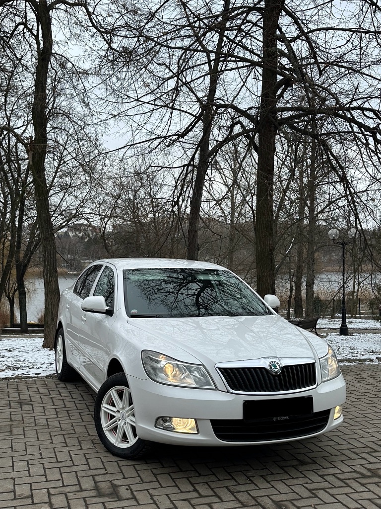 К вашему вниманию! +79493872669
Skoda octavia a5 2012 года обьем 1.8tsi коробка механика 6ст пробег родной 195т
Автомобиль без дтп в заводском окрасе не одна деталь не крашеная 100%
Полностью обслужена, масла фильтра колодки передние соленблоки задние косточки.
Кузов повторюсь в заводском окрасе 100%
Мотор работает идеально, без каких либо нюансов.
Коробка механика 6ст работает идеально.
Турбина обслужена, дует как нужно.
Салон чистый ухоженный без каких либо запахов и нюансов.
Достойная комплектация: акустика bolero. Двух зонный климат контроль. Подогрев сидений. Подогрев зеркал. Авто свет. Авто дождь. Полный электро пакет. Партроники. Туманки свет достойный. Центральный замок. Новая зимняя резина. И многое другое.
Автомобиль для тех кто ищет идеальную шкоду! Кто не верит можете сами убедиться.
Любое ваше сто без проблем!
Цена 1.265.000₽+ торг)
+79493872669 Звонить в любое время. - фотография - 8
