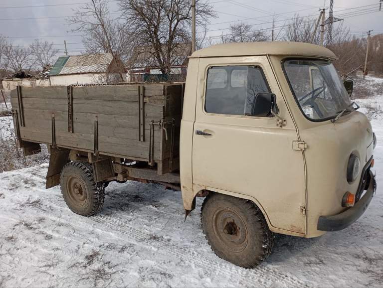 Продам уаз 3303 1993г. В. Машина на полном ходу. Раздатка работает как положено. Новая резина. Новое лепестковое сцепление. Мотор 402. Зажигание бесконтактное. Карбюратор ваз. Мотор запускается с пол оборота, в любой мороз. Печка жарит. По машине есть возрастные косяки. Всё что нужно всё моргает и светится. С машиной отдам, в придачу, ещё один мотор. От машины не избовляюсь. Цена 350 000₽

Алексей : +7 949 617-37-14 - фотография - 9