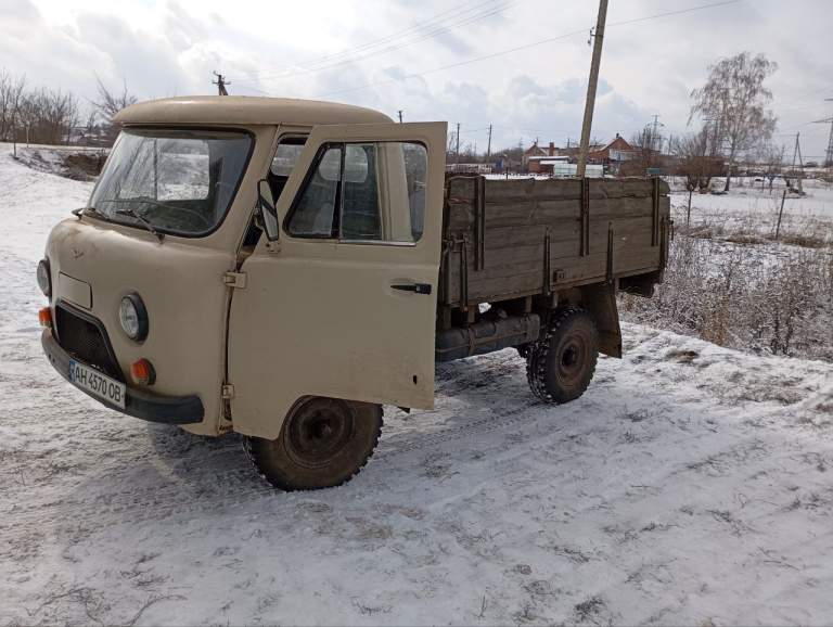 Продам уаз 3303 1993г. В. Машина на полном ходу. Раздатка работает как положено. Новая резина. Новое лепестковое сцепление. Мотор 402. Зажигание бесконтактное. Карбюратор ваз. Мотор запускается с пол оборота, в любой мороз. Печка жарит. По машине есть возрастные косяки. Всё что нужно всё моргает и светится. С машиной отдам, в придачу, ещё один мотор. От машины не избовляюсь. Цена 350 000₽

Алексей : +7 949 617-37-14 - фотография - 6