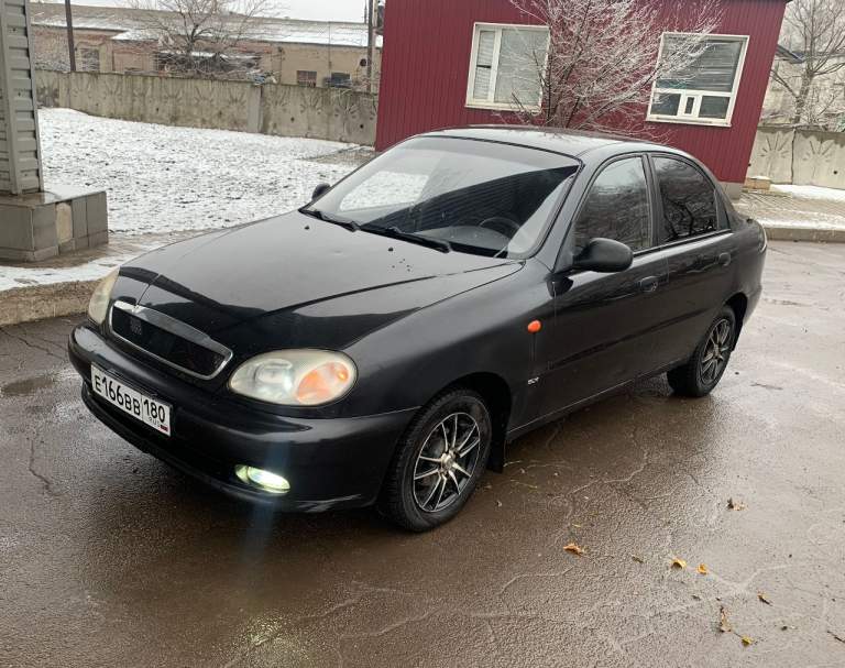 Продам chevrolet lanos 2008 года, комплектация sx кондиционер, передние эсп, гур. Объём 1.5, пробег 287000 км. Автомобиль на полном ходу. Нужно приложить руки к кузову. Цена 250000 торг. Находиться в донецке. Телефон +79493077088 - фотография - 1