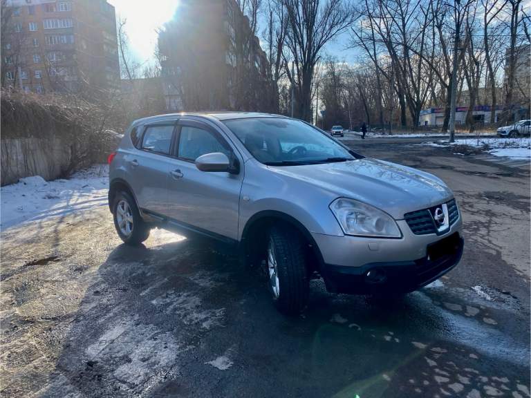 Продам ниссан кашкай( nissan qashqai) 2008 года выпуска

Двигатель 2.0 работает отлично, без посторонних звуков, родной пробег 179 000! Акпп работает отлично, никаких посторонних звуков и рывков.
Кузов в родном окрасе, выглядит отлично, дно пороги завод. Кузов оцинкован. Чистый кожаный салон.
Комплектация: мультируль, бортовой компьютер, складывающиеся электрозеркала с подогревом, 4 стеклоподъёмника, двухзонный климат контроль, подогрев сидений, бесключевой доступ, задние парктроники, датчик света и дождя, противотуманки, два ключа, сигнализация, abs, esp, омыватели фар, заводской ксенон, круиз-контроль, aux, usb, cd. Литые диски r16 на зимней резине toyo.

Машина не требует абсолютно никаких вложений!
Зеленая автотека!
Учет рф
Цена 995 тыс!
Донецк
Номер для связи:+79495342371 - фотография - 1