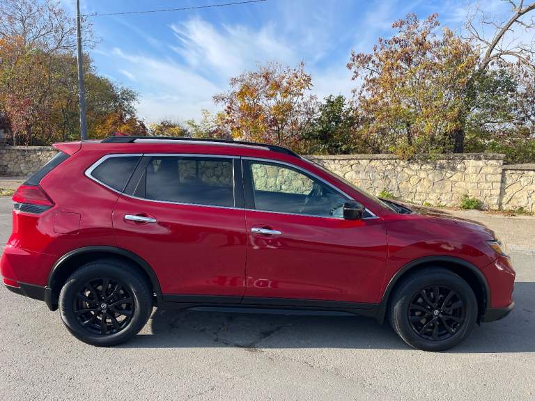 Продаю свой автомобиль nissan rogue в идеальном состоянии. Не бит, не крашен. Собственник. Авто во время обслуживалось, комплект резины в подарок. Отличная и надежная машина. - фотография - 10