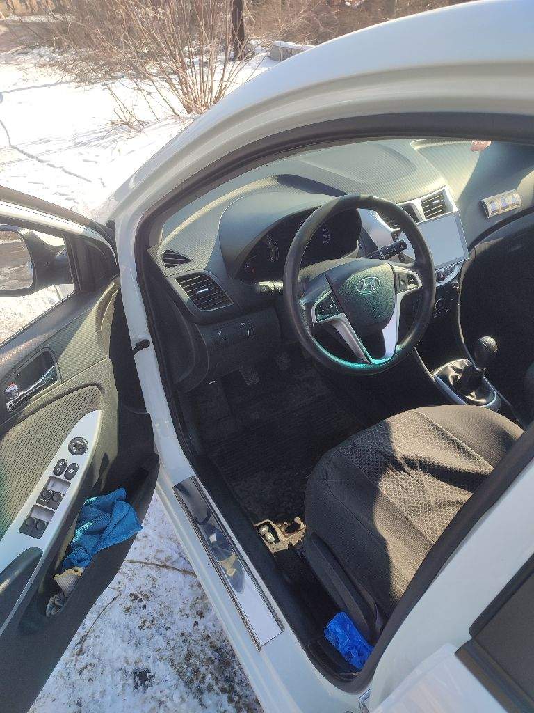 Продам
Hyundai accent 2012г.
Машина в хорошем состоянии
Кондиционер, ,abs,4 стеклоподъёмника, подогрев зеркал, заднего стекла
Лэд лампы и в фарах и в туманках
Двс 1,4 без нареканий, работает ровно, кпп механическая, включается четко не выбивает, не хрустит
Салон чистый, не прокуренный, не затертый
Стоит хорошая музыка
Машина на 180 регионе, местная, в дтп не участвовала
Пробег родной - 91000 км
Цена - 1100000₽ торг, только при осмотре
+7949-323-52-00
Если не дозвониться, есть вотсап, на этом же номере - фотография - 2