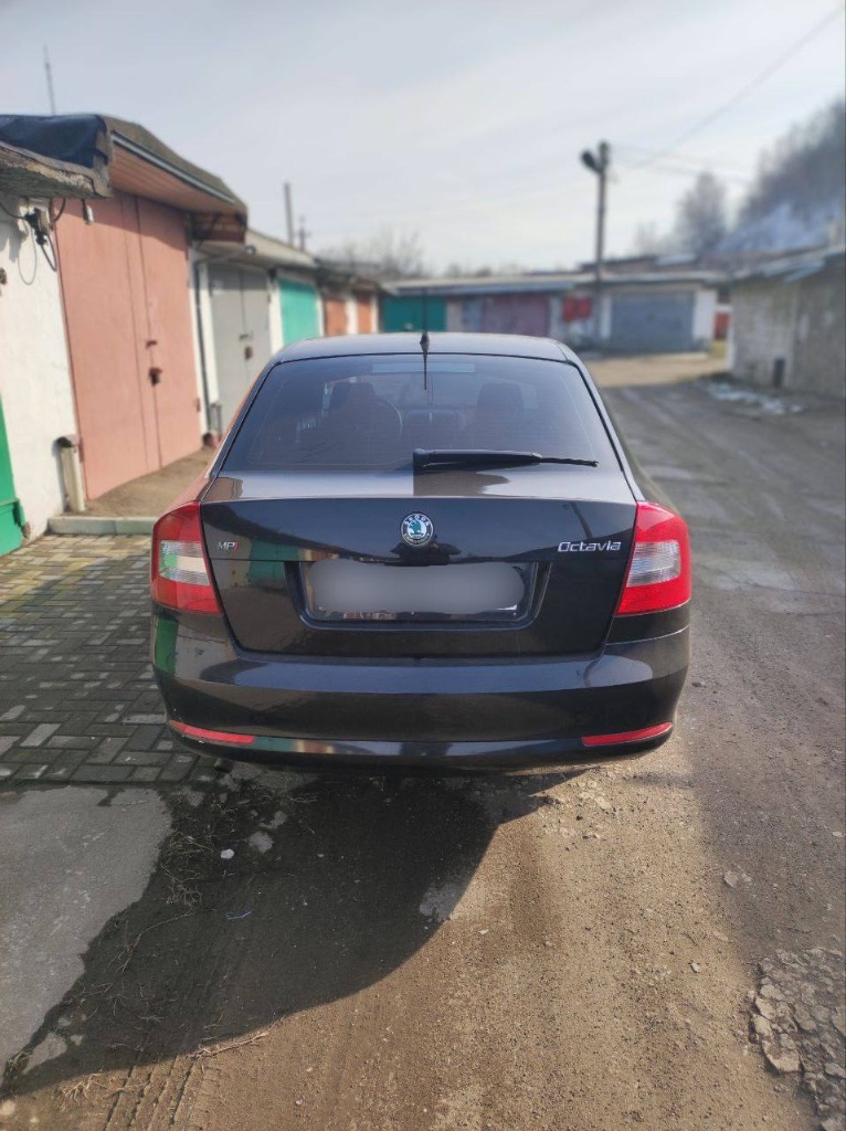 Skoda octavia a5❗
Год выпуска -2011 (рестайлинг)
Пробег - 69 тыс км
Двигатель -1.6 бензин, механическая коробка передач.
Мт
✅ Птс оригинал
✅ 1 Хозяин
✅ Без дтп
✅ Полностью заводской окрас
✅ Полностью заводское остекление
✅ 2 Ключа
Автомобиль в идеальном состоянии, двигатель, кпп, подвеска работают в штатном режиме без нареканий, кузов в идеальном состоянии ( оцинкован ), салон в состоянии нового, большой багажник, новая летняя резина с дисками, хорошая 2 х сторонняя сигнализация.

Цена 1 млн 250 тыс. Руб.
☎ +79494283497 - фотография - 7