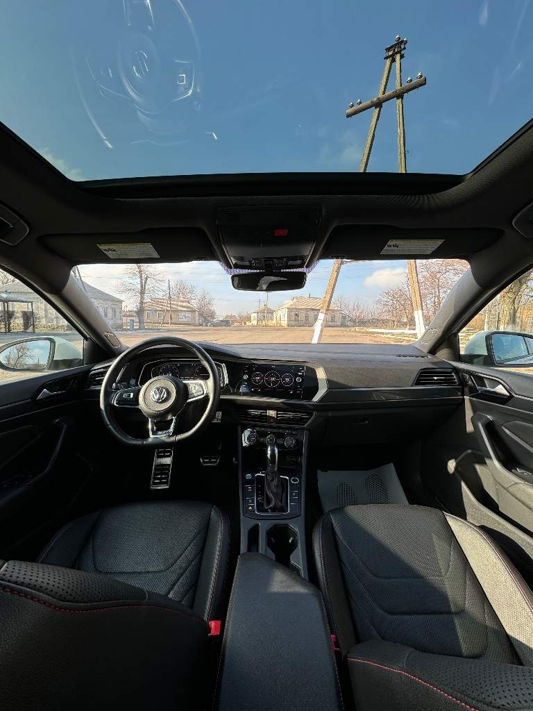 Продам volkswagen getta gli 🚀
Год выпуска:2019
Пробег:24.400км
Двигатель: 2.0т бензин

Автомобиль в родном окрасе! С родным пробегом!
Бесключевой доступ, старт/стоп, дистанционный запуск с ключа. Двух-зонный климат контроль подогрев и вентиляция сидений, электропривод сидений с автопамятью.
Слепые зоны, датчик света, датчик дождя.
Carplay, камера заднего вида, атмосферная подсветка салона, беспроводная зарядка.

Подушки безопасности на месте, все стекла родные.

Есть 2 комплект резины на дисках зима !
Цена:2 750.000 торг возле авто!
Тел:+7 949 310 2594 - фотография - 6