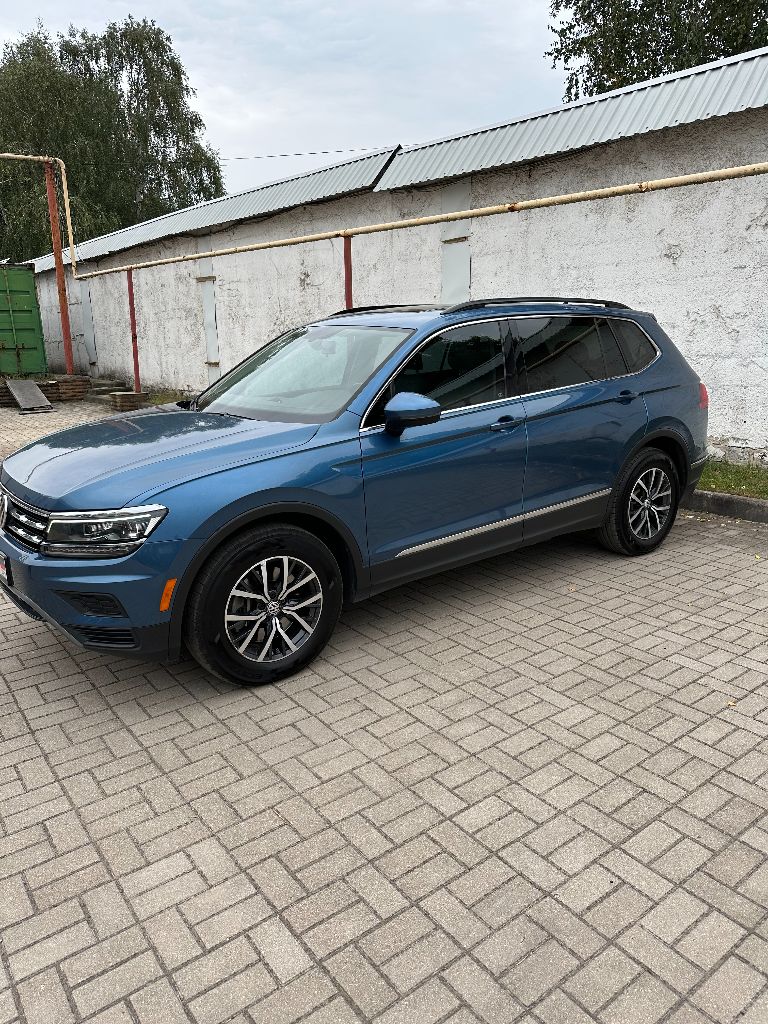 Volkswagen tiguan allspace,10 мес 2017г
Пригнан из сша. Удар минимальный. Профессионально восстановлен. Отличное состояние, кожаный салон, 7мест.
Большой монитор с bluetooth, carplay
Бесключевой доступ, мультируль
Камера заднего вида,
Ассистент слепых зон,
Двухзонный климат-контроль
Подогрев сидений
Ассистент движения задним ходом,
Радар с переди контроль дистанции,
Адаптивный круиз контроль,
Датчик света, датчик дождя,
Система старт -стоп,
Низкий расход топлива,
Акпп aisin 8ст.
Честный пробег 100000
С продажей не тороплюсь.
2,8Млн (торг у капота) - фотография - 2