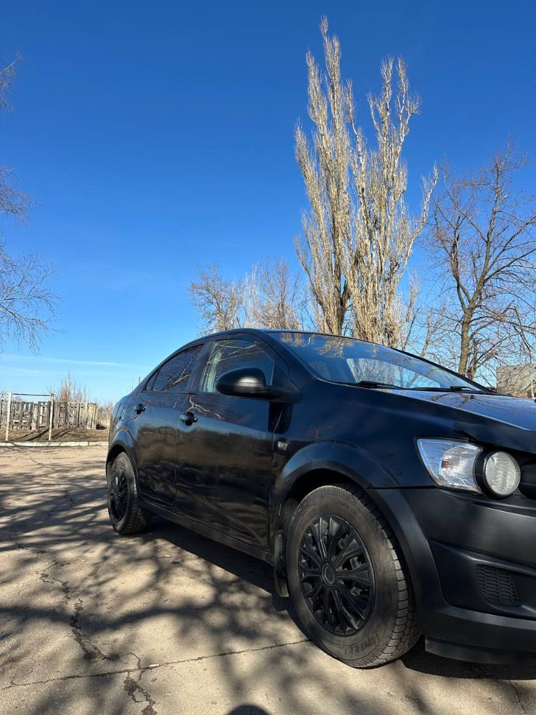 Марка, модель: chevrolet aveo
Год выпуска: 2013
Категория транспортного средства: в
Цвет: чёрный
Объем: 1.6 (116 л. С. )
Тип двигателя: бензин
Коробка: автомат
2 Владельца
Пробег 230.000 км
Андроид монитор
Камера заднего вида
4 Стеклоподъемника
Подогрев сидений
Кондиционер
Салон ухоженный
На хорошей зимней резине
Хорошая комплектация
Кузов смотрится отлично
Техника полностью обслужена
Мотор коробка отлично
Юридчески чистая
Цена: 700.000₽
+79493778144 - фотография - 5