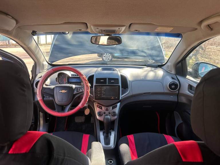 Марка, модель: chevrolet aveo
Год выпуска: 2013
Категория транспортного средства: в
Цвет: чёрный
Объем: 1.6 (116 л. С. )
Тип двигателя: бензин
Коробка: автомат
2 Владельца
Пробег 230.000 км
Андроид монитор
Камера заднего вида
4 Стеклоподъемника
Подогрев сидений
Кондиционер
Салон ухоженный
На хорошей зимней резине
Хорошая комплектация
Кузов смотрится отлично
Техника полностью обслужена
Мотор коробка отлично
Юридчески чистая
Цена: 700.000₽
+79493778144 - фотография - 4