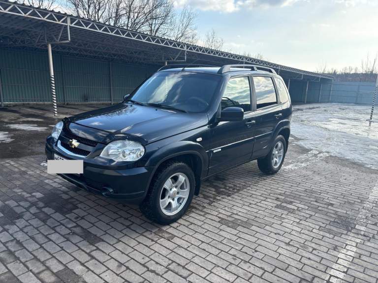 Продам chevrolet niva 11.2013г. В. Пробег 145тыс. Есть автотека. Комплектация; gls, кондиционер(работает), подогревы сидений, абс(работает), две подушки безопасности, комбинированный салон, атермальное остекление, центральный замок, легкосплавные диски, хорошая музыка, машина ухожена в отличном состоянии, по технической части без нареканий, сделан мотор 5 тыс км назад, все обслужено и исправно. Авто в родной краске. Цена 675 тыс краснодон
+79591543573,+79591543572 - фотография - 1