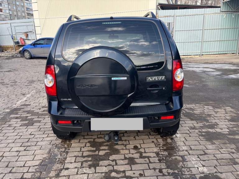 Продам chevrolet niva 11.2013г. В. Пробег 145тыс. Есть автотека. Комплектация; gls, кондиционер(работает), подогревы сидений, абс(работает), две подушки безопасности, комбинированный салон, атермальное остекление, центральный замок, легкосплавные диски, хорошая музыка, машина ухожена в отличном состоянии, по технической части без нареканий, сделан мотор 5 тыс км назад, все обслужено и исправно. Авто в родной краске. Цена 675 тыс краснодон
+79591543573,+79591543572 - фотография - 4