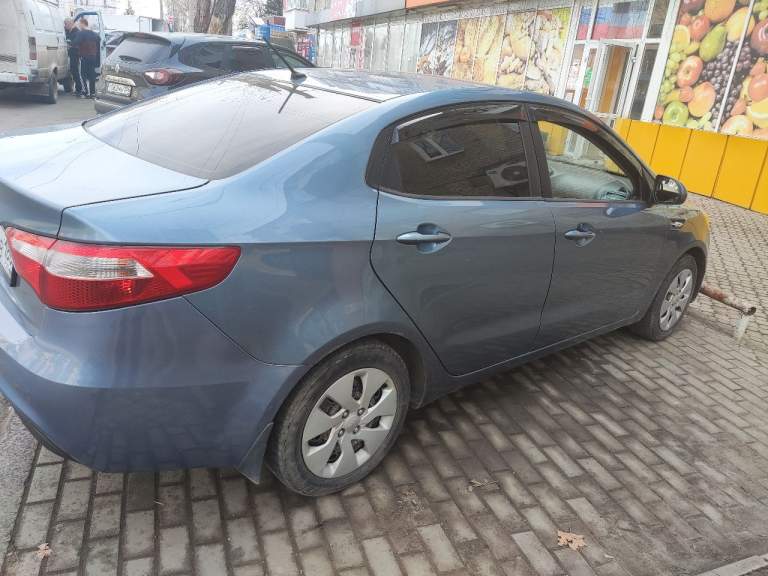 Продам kia rio 3

Год выпуска :декабрь 2011🔥🔥
Пробег 279 000км ✅
Коробка : автоматическая asin ✅
Обьем двигателя : 1.4 бензин 107 л. С ⚡✅

•Кондиционер
•Электропривод зеркал
•Электростеклоподьемники передние
•Abs
•Гур
•Air bag
•Dvd, gps, usb, aux, bluetooth музыка
•Громкая связь
•Камера заднего вида
•2 Ключа

Авто в нормальном состоянии, менее 500 км назад поменял масло в коробке с фильтром ( есть фотоотчёт) переключает на отлично, мотор без нареканий замена масла каждые 7 к, полностью зелёная автотека, без расчётов, запретов и тп.
Все стёкла родные, безопасность вся целая.
Я хозяин по птс.
Крашенна 1 единица.
Цена 750 000₽возможен торг.
Владею автомобилем 2 года.
Любой вид оформления.
Город : макеевка ✅
Телефон : +7 949 338 36 36 +telegram
+7 949 006 98 99 - фотография - 7