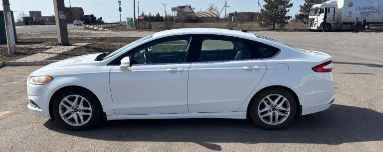 Продам свой автомобиль ford fusion (американец) 2013 года, двигатель атмосферный 2,5 литра, на обычном автомате. Автомобиль пригонял для себя в 2021 году, я один хозяин, авто комфортный и надежный, установлен газ (вписан в стс). Все технические жидкости менялись вовремя, пробег 170к. За 4 года эксплуатации ни разу не подводил. Причина продажи, покупка более нового авто. Vin: 3fa6p0h70er187325. - фотография - 4