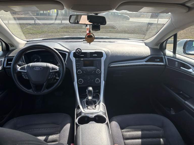Продам свой автомобиль ford fusion (американец) 2013 года, двигатель атмосферный 2,5 литра, на обычном автомате. Автомобиль пригонял для себя в 2021 году, я один хозяин, авто комфортный и надежный, установлен газ (вписан в стс). Все технические жидкости менялись вовремя, пробег 170к. За 4 года эксплуатации ни разу не подводил. Причина продажи, покупка более нового авто. Vin: 3fa6p0h70er187325. - фотография - 8