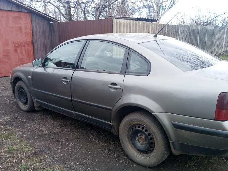 Продам volkswagen passat1.9тди.1999год. В нормальном, рабочем состоянии. Цена 500т. Небольшой торг. Тел:+79493398779 - фотография - 5