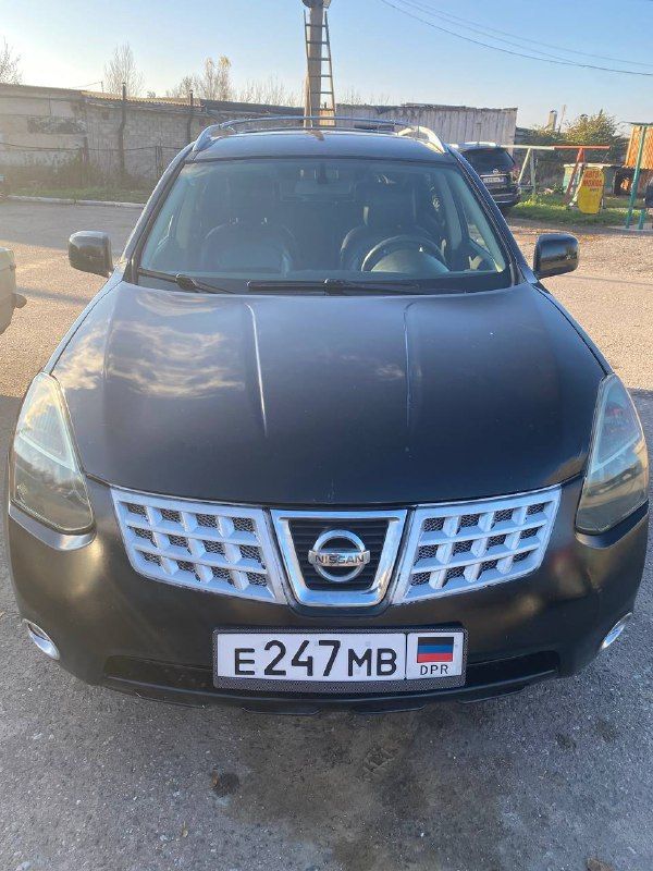 Ниссан rogue 2008 г пробег 110 т миль американец. Цена-779 тыс р. Продажа по низу рынка. Покупал в автосалоне в украине в 2008г. Единственный владелец. Обьем 2.5 газ евро4 салон кожа. Автомат, полный привод. Климат, круиз, подогрев компьютер-все есть. Ходовая, двигатель, коробка в порядке. Ржавчины нет-оцинковка есть царапины по кузову. 2 учета-днр и украина. Есть украинские номера-можно ездить за границу. Продаю так как езжу на другой, а эта 2 года практически стоит в гараже тел донецк +7949 476-15-35 - фотография - 14