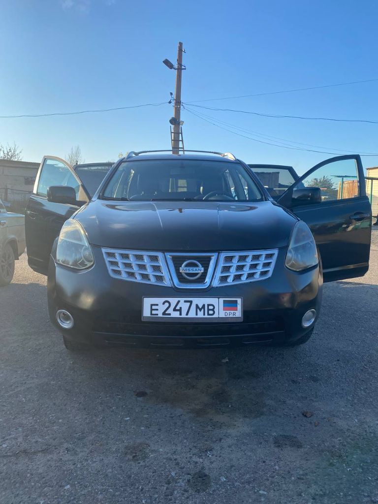 Ниссан rogue 2008 г пробег 110 т миль американец. Цена-779 тыс р. Продажа по низу рынка. Покупал в автосалоне в украине в 2008г. Единственный владелец. Обьем 2.5 газ евро4 салон кожа. Автомат, полный привод. Климат, круиз, подогрев компьютер-все есть. Ходовая, двигатель, коробка в порядке. Ржавчины нет-оцинковка есть царапины по кузову. 2 учета-днр и украина. Есть украинские номера-можно ездить за границу. Продаю так как езжу на другой, а эта 2 года практически стоит в гараже тел донецк +7949 476-15-35 - фотография - 9