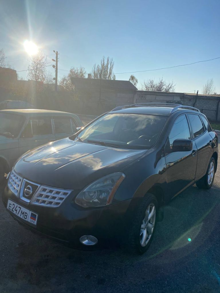Ниссан rogue 2008 г пробег 110 т миль американец. Цена-779 тыс р. Продажа по низу рынка. Покупал в автосалоне в украине в 2008г. Единственный владелец. Обьем 2.5 газ евро4 салон кожа. Автомат, полный привод. Климат, круиз, подогрев компьютер-все есть. Ходовая, двигатель, коробка в порядке. Ржавчины нет-оцинковка есть царапины по кузову. 2 учета-днр и украина. Есть украинские номера-можно ездить за границу. Продаю так как езжу на другой, а эта 2 года практически стоит в гараже тел донецк +7949 476-15-35 - фотография - 3