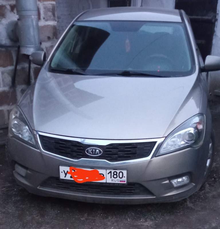 Продам «киа-сид» 2011 г. В. , рестайлинг. Объем 1,4, 109 л. С. , пробег 160 тыс. , механика, 5-ступка. Авто в хорошем состоянии. Салон в достойном состоянии. Авто владеет девушка, местный учёт, доки в полном порядке. По комплект.4 эсп авто. Подогрев, регулировка, складывание зеркал. Кондиционер. Электро руль. Авто в родной краске, без дтп. 8 подушек безопасности. Автозапуск с брелка. Трехрежимный подогрев передних сидений. Абс, есп. Все интерес. Вопросы по телефону. Продажа в связи с покупкой нового авто. +79497152609. Цена 840тыс. , торг. - фотография - 1