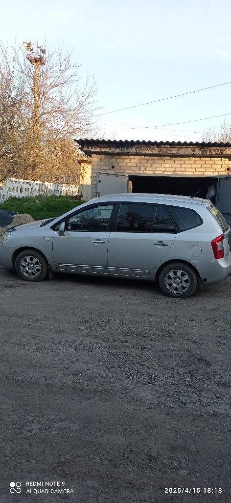 Продам kia carens компактвэн 2.0 mt 2008 2 хозяина, газ+бензин пробег 2440000, электрозеркала с подогревом, эл. Стеклоподъемники, климат контроль, сигнализация, без дтп, родной окрас, гаражного хранения, фаркоп.
Непрокуренный салон. Своевременное обслуживание. Заменены все расходники, новые чехлы, комплект зимней резины на дисках, цена 850 000 р. Торг у капота. Дополнительную информацию по телефону
Тлф 89591522183 - фотография - 5