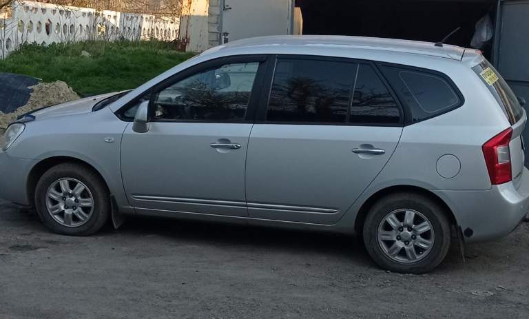 Продам kia carens компактвэн 2.0 mt 2008 2 хозяина, газ+бензин пробег 2440000, электрозеркала с подогревом, эл. Стеклоподъемники, климат контроль, сигнализация, без дтп, родной окрас, гаражного хранения, фаркоп.
Непрокуренный салон. Своевременное обслуживание. Заменены все расходники, новые чехлы, комплект зимней резины на дисках, цена 850 000 р. Торг у капота. Дополнительную информацию по телефону
Тлф 89591522183 - фотография - 13