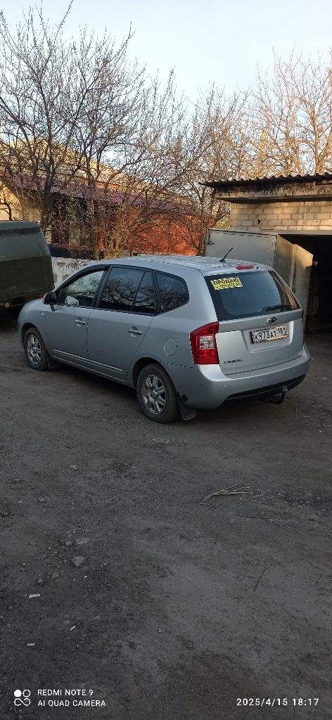 Продам kia carens компактвэн 2.0 mt 2008 2 хозяина, газ+бензин пробег 2440000, электрозеркала с подогревом, эл. Стеклоподъемники, климат контроль, сигнализация, без дтп, родной окрас, гаражного хранения, фаркоп.
Непрокуренный салон. Своевременное обслуживание. Заменены все расходники, новые чехлы, комплект зимней резины на дисках, цена 850 000 р. Торг у капота. Дополнительную информацию по телефону
Тлф 89591522183 - фотография - 4