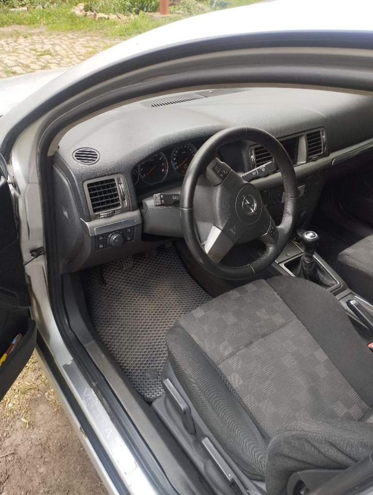 Продам автомобиль, opel vectra c, 2006 год выпуска, состояние авто очень хорошее как внешне так и технически, по кузову гнили ржавчины нету! Днище пороги в отличном состоянии! Мотор 1.8 работает отлично. Не дымит, не троит! Мкпп переключает идеально, не хрустит и не выбивает, по ходовой части обслужена! По электрике работает абсолютно все! Комплектация автомобиля. Климат контроль, круиз контроль, датчик света, датчик дождя, 4 стеклоподъемника, мульти руль, центральный замок, и много прочего для приятной езды!
По документам полный порядок, я хозяин автомобиля, штрафов арестов нету! Продажа с полным переоформлением в мрэо!420000 тысяч +торг - фотография - 9