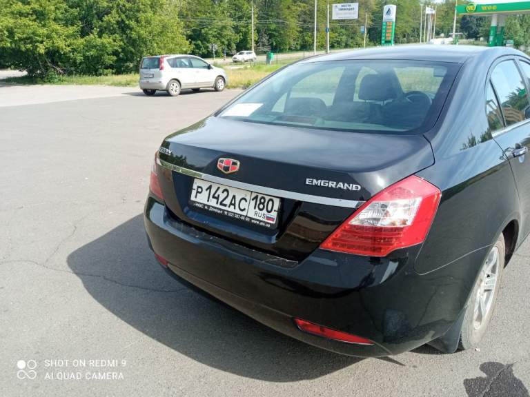 Продам джили эмгранд ес-7 2012г. В. Пробег 75000 км. В отличном состоянии. Цена 700000 руб. При покупке автомобиль был обработан мовилем и днище было покрыто антикоррозийным составом. Хранился в сухом гараже, зимой не эксплуатировался. По кузову в очень хорошем состоянии, затрат не требует. Двигатель работает тихо, расхода масла нет совсем от замены до замены. Коробка передач работает без нареканий. Ходовая ухожена, затрат не требует. Салон в отличном состоянии. Все вопросы по телефону или при осмотре. Комплект зимних шин в подарок. Тел. +7 949 735 30 98.макеевка днр - фотография - 4