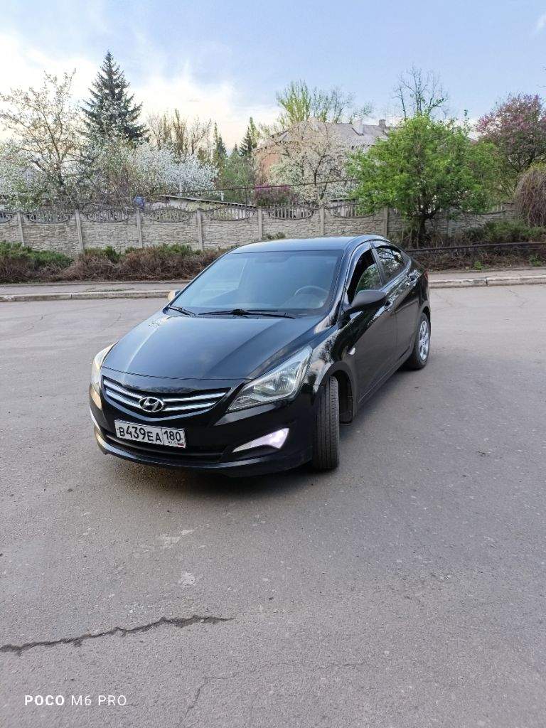 Продам хундай солярис в отличном состоянии. Год выпуска 2015.машина обслужена, вложений не требует. Не бита и не крашена. Коробка автомат. Родной пробег 186 тыс. Км. Собственник. .осмотр г. Макеевка. Тел +7949357595цена 950тыс. Руб. Торг. - фотография - 1