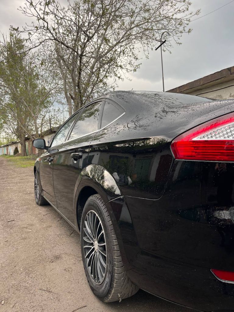 Продам ford mondeo iv(форд мондео 4) 2008г 2.0 турбо дизель на акпп, 143л. С. Пробег 277т. Км. Расход 5-7л на 100км. На жирной комплектации:
Бесключевой доступ, бесключевой запуск
Адаптивный линзовый авто свет, с подсветкой поворотов, авто дождь
Салон комбинированный кожа-алькантара
Подогрев переднего, заднего ряда
Fordconvers+
Круиз-контроль
Помощь при трогании в гору, при парковке, перед, зад парктроники, камера заднего вида, сигнал при приблежение к спереди идущему авто
Акпп с ручным управление и режимом спорт
Потолок и стойки перетянуты в черный замш
Установлен тесла монитор с хорошей музыкой, сим картой и навигацией.
Из заводских домов металлические накладки на педалях, подсветка ног.
Возможно что-то забыл, можно узнать полную комплектацию по вин.
Посмотреть можно донецк, макеевка, харцызск по договоренности.
Цена 830т. Р.
Тел +79495800905 - фотография - 4