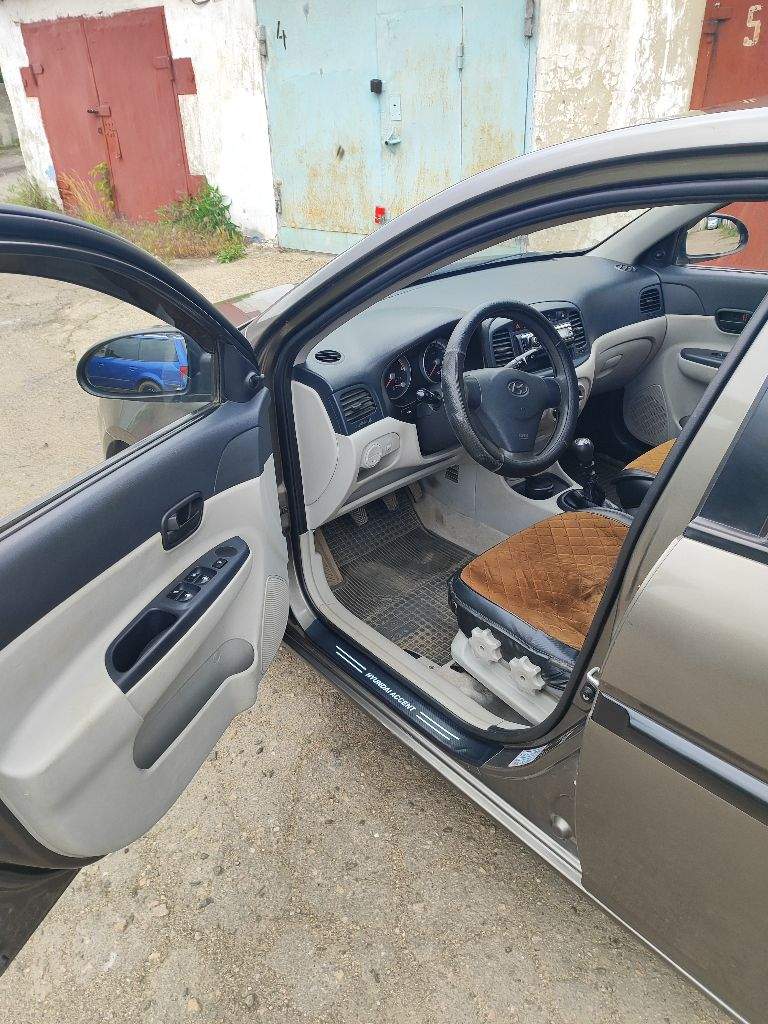 Продам hyundai accent 1.4. 2009 года турецкой сборки. Пробег 190000. В машине присутствует гидроусилитель руля, четыре стеклоподъёмника, обогрев зеркал, кондиционер, сигнализаци. Машина в очень хорошем состоянии. Бережное обращение. Гаражное хранение. Замена моторного масла каждые 7000 км. Цена 620000 рублей торг тел.79494769618.
Сегодня в 09:09 - фотография - 9