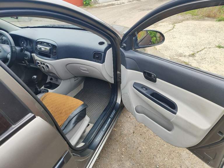 Продам hyundai accent 1.4. 2009 года турецкой сборки. Пробег 190000. В машине присутствует гидроусилитель руля, четыре стеклоподъёмника, обогрев зеркал, кондиционер, сигнализаци. Машина в очень хорошем состоянии. Бережное обращение. Гаражное хранение. Замена моторного масла каждые 7000 км. Цена 620000 рублей торг тел.79494769618.
Сегодня в 09:09 - фотография - 7