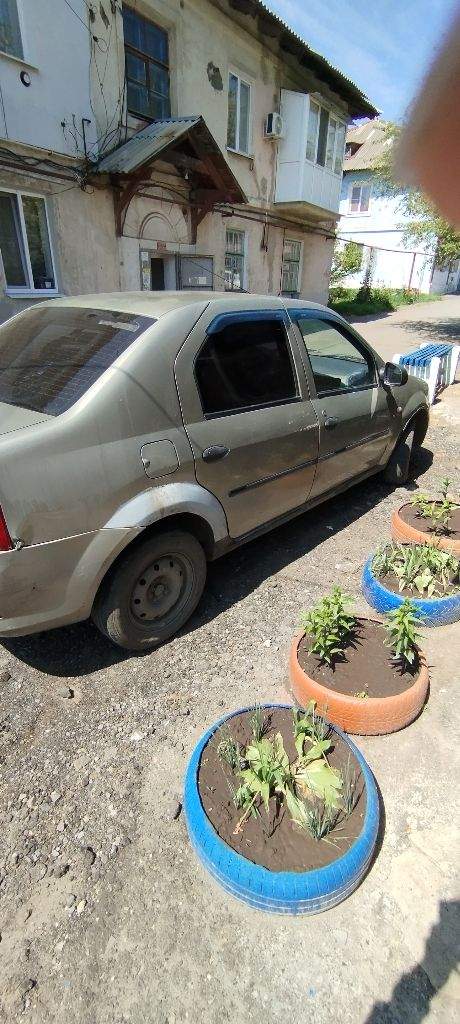 Продам или обменяю на старого японца на автомате, рено логан 2010 года выпуска, мотор 1.4, миллионник, надёжный, едет бодро, обслуживался во время, коробка переключает мягко, кондиционер, электростеклоподъёмники, регулировка руля по высоте, центральный замок, нуждается в покраске осмотр в городе докучаевск.
Цена - 260 000 р. Торг при осмотре.
+79493358385 Владислав - фотография - 4
