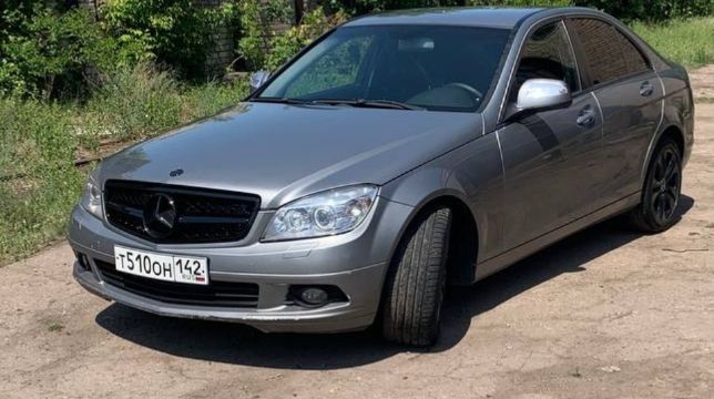 С 180, 1,8 компресор, акпп в отличном состояний не каких вложений не требует ошибок нету не каких, все исправно работает два комлекта колес зима лето на оригинальных дисках, цена 1200000, 79496302576 расписывать не буду что интересует звоните или пишите в телеграме - фотография - 2