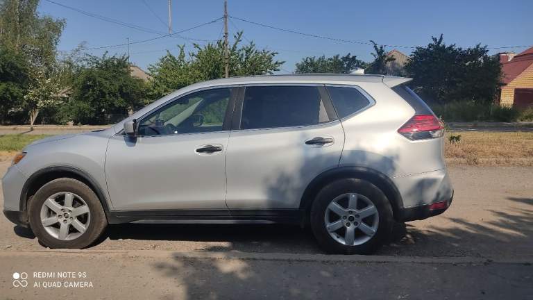 Nissan rouge, г. В.2017, американец, полный привод, серебристый, двс 2,5 л. 180 л. С. Бензиновый на сжиженном углеводороде, газовая установка евро 5, коробка вариатор, все агрегаты в отличном состоянии, салон текстиль, темный, резина новая r 17 kumho, цена !900000 руб. , торг, - фотография - 4