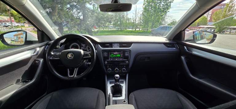 2017 Год 148260 км skoda octavia а7 1.6 mt еврокар, газ/бензин авто в отличном состоянии, с большим ресурсом! Полностью обслужена, никаких вложений не требует! Я второй владелец. Дтп не было, окрас весь родной. Очень экономичный мотор, самая надёжная и без проблемная связка 1,6 и механика. Установлено гбо! Расход газа по трассе 7-7,5 литров, по городу 9,5-10,5 литров! Не такси!
Стоимость любой поездки дешевле в два раза чем на обычном авто на бензине. Бака газа (950 рублей) хватает в среднем на 350-400 км пути.
Мотор работает идеально, масло не берёт.
Ходовка без нареканий, эксплуатирую авто бережно, стиль езды спокойный, размеренный. Салон чистый, аккуратная эксплуатация.
Шикарная комплектация:
Мультируль
Подогрев передних сидений
Автоматические складывающиеся зеркала при закрытии дверей на охрану
Зеркало заднего вида с затемнением
Подлокотник с регулировкой в четырёх направлениях!
Охлаждение бардачка
Двухзонный климат-контроль
Задние фары диодные, очень эффектно выглядят
Противотуманные передние фары
В комплекте под сиденьем имеется зонт
Под водительским сиденьем дополнительный потайной отсек (для бумажника удобно)
Практичный, приятный салон
Новые коврики еva
На лобовом стекле наклеена атермальная плёнка 3м.
В просторном багажнике размещена докатка. Практически не занимает места.
В комплекте два ключа
Установлен новый аккумулятор
Машина собрана на еврокаре, покупалась в запорожье в 2019 году. Авто с такой комплектацией и материалами в рф нет.
Новому хозяину достанется два комплекта колёс. Летние – европейский мишлен на литых дисках, зимние кумхо
Если вам нужен стильный, красивый, надёжный и практичный автомобиль – партнёр на все случаи жизни от отпуска до переезда, который экономит, а значит зарабатывает вам деньги, то эта шкода октавия для вас!
1 490 000 Руб. Торг +7949-580-15-00 - фотография - 2