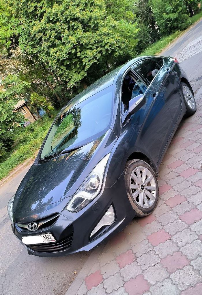 Марка: hyundai
Модель: i40
Год: 2013
Пробег: 132.794
Объем двигателя: 2.0
Топливо: бензин
Кпп: автомат
Цвет: серый
Цена: 1.350.000 обоснованный торг у капота
Г. Донецк
Собственник!!
Описание: продаю семейный ухоженный автомобиль в максимальной комплектации. В родном окрасе. Без дтп. Ходовка перебрана, два ключа, новый двигатель (2000км)
- Без ключевой доступ
- Климат контроль 2х зонный
- Подогрев сидений
- Датчик света
- Датчик дождя
- Подогрев зеркал
- Подогрев заднего стекла
- Задний парктроник
+79493810740 Александр. (там же телеграмм) - фотография - 3