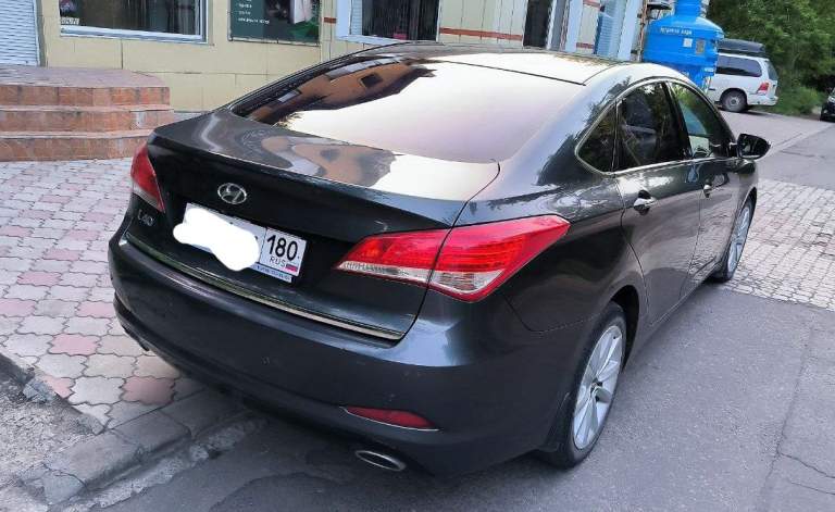 Марка: hyundai
Модель: i40
Год: 2013
Пробег: 132.794
Объем двигателя: 2.0
Топливо: бензин
Кпп: автомат
Цвет: серый
Цена: 1.350.000 обоснованный торг у капота
Г. Донецк
Собственник!!
Описание: продаю семейный ухоженный автомобиль в максимальной комплектации. В родном окрасе. Без дтп. Ходовка перебрана, два ключа, новый двигатель (2000км)
- Без ключевой доступ
- Климат контроль 2х зонный
- Подогрев сидений
- Датчик света
- Датчик дождя
- Подогрев зеркал
- Подогрев заднего стекла
- Задний парктроник
+79493810740 Александр. (там же телеграмм) - фотография - 4