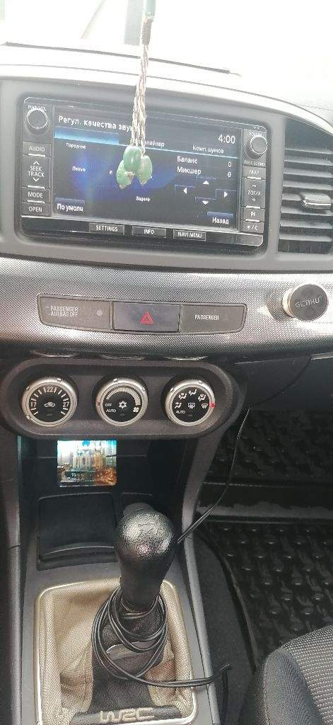 Mitsubishi lancer 2.0 mt, 2008 г. В. , 216 298 км. Пробега, полный привод с завода, работает без нареканий. Редкий полноприводный автомобиль. Датчик дождя, света, подогрев передних сидений, штатная магнитола, круиз контроль. Двигатель и коробка в хорошем состоянии, косметички имеются сколы на пластике, (3 года назад автомобиль освежался). Ходовая часть исправна. Цена 650.000 р, . Тел. +7949-422-97-28. - фотография - 6