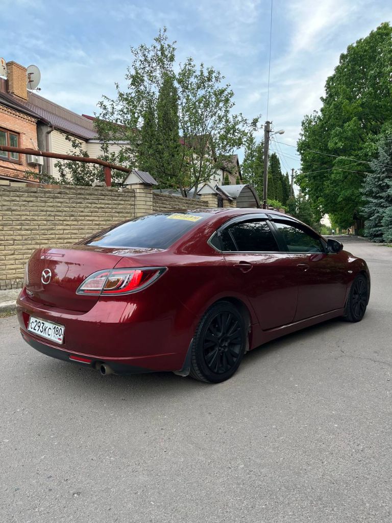 ❗❗❗Срочно❗❗❗mazda 6 gh,2008 года,280тыс. Родного пробега,1.8 мотор, мкпп, очень комфортная и управляемая машинка, комплектация touring:гур, двухзонный климат, круиз, эл зеркала, складывание зеркал, подогрев сидений, обогрев зеркал, зеркало салона с функцией авто затемнения, андроид магнитола, мульти руль, абс, есп, подушки безопасности, датчик света, датчик дождя, парктроник, адаптивный свет afs, сигнализация с обратной связью, два ключа, по салону авто в отличном состоянии, работает каждая функция и кнопочка, машинка обслуживается своевременно, сел и катаешься, по кузову в меру эксплуатации, после полного то, есть небольшие сколы, царапинки, пороги дно и стаканы в отличном состоянии, по документам все отлично, я собственник, переоформление в мрэо, осмотр в г. Макеевка, цена 865000₽, без торга!!!!тел +79493579162. - фотография - 4