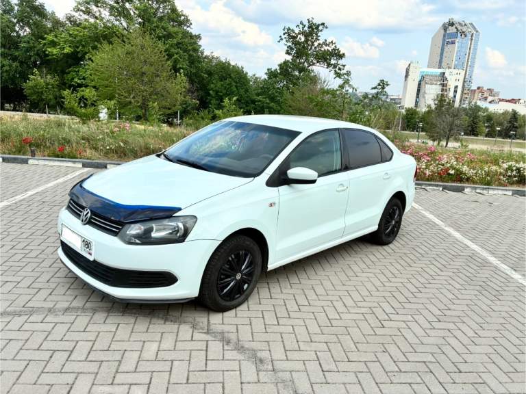 Продается volkswagen polo 2014г. 1,6
5Ст. Кпп, оригинальный пробег 194 000 км. , сервисная книга.
Автомобиль обслужен, вложений не требует, на новой летней резине r14. Имеется кондиционер, 4 стеклоподъемника, электроусилитель руля, abs, сигнализация с автозапуском starline, цена 900 000₽. Торг у капота. +7(949)39-19-769 - фотография - 3